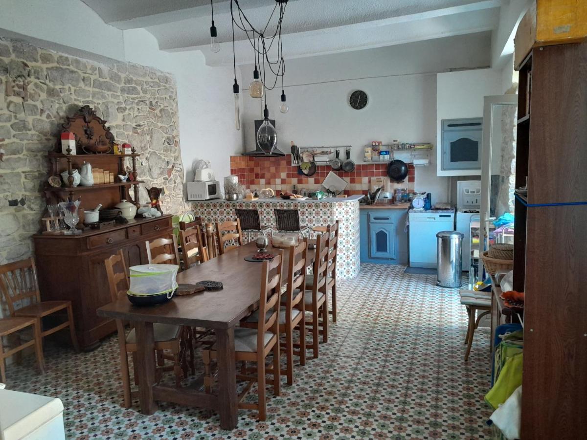 Bed and Breakfast Le Prieure Saint-Florent-sur-Auzonnet Экстерьер фото
